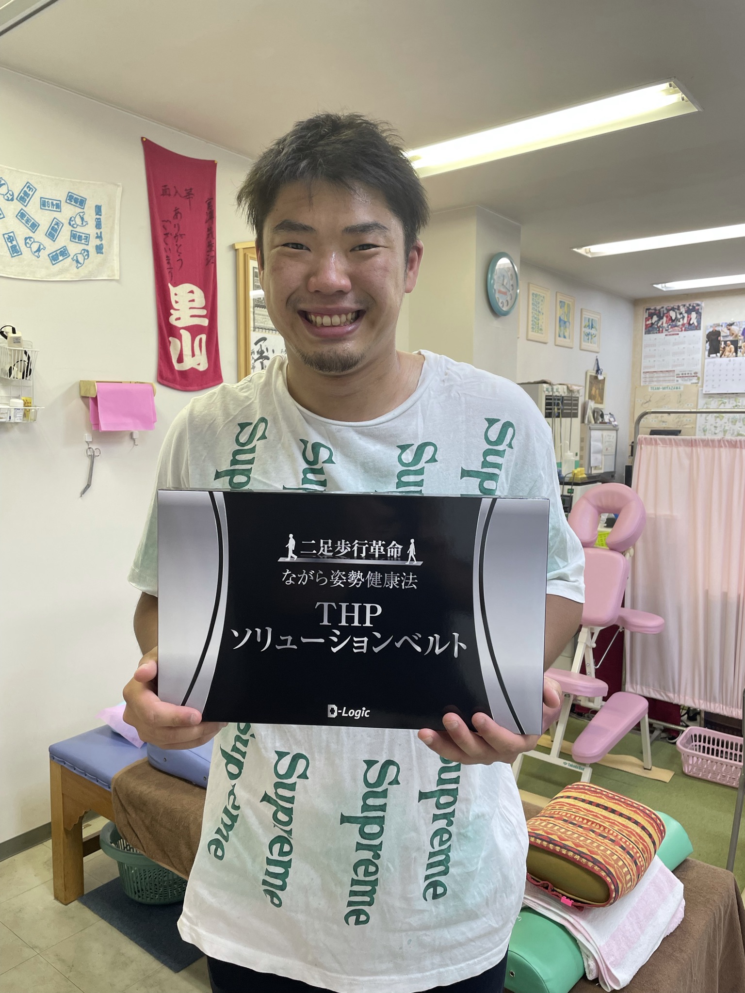 竹本大希 ドラコンで日本代表を獲得しました!9月に世界大会に出場。<br>当TGC施設でPGAのプロによる宮澤祐プロ・竹本大希プロの『飛ばしレッスン』を格安で受けることが出来ます。THPソリューションのマスタートレーナー資格も持っている両名のレッスンは体からゴルフのスイングを組み立ててくれます。体に負担が掛からない、効率の良いスイングを身につけよう!<br>詳しくはTGCまでお問合せください!<br>
